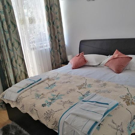 Готель Casa Gabi'S Оршова Екстер'єр фото